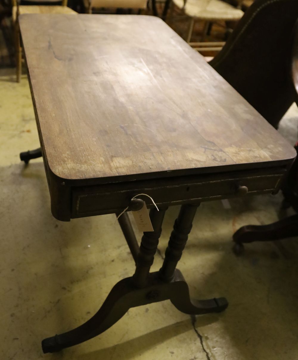 A Regency rosewood centre table, width 98cm, depth 58cm, height 72cm